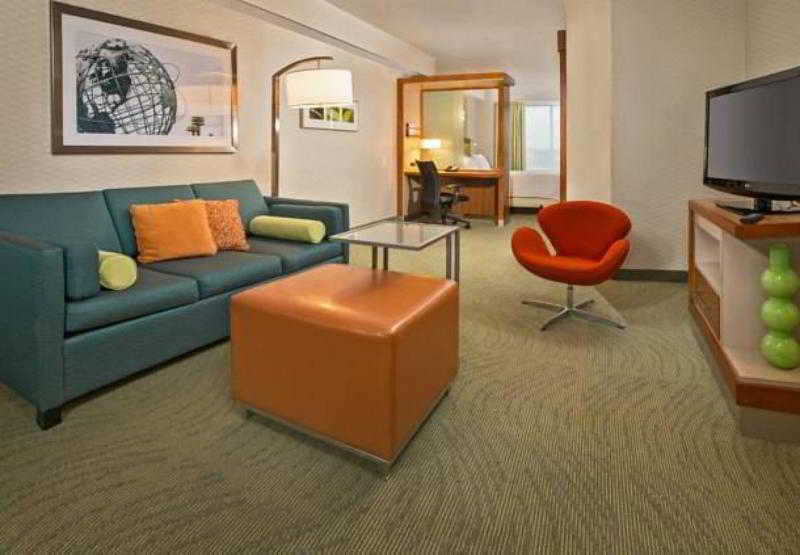 Springhill Suites By Marriott New York Laguardia Airport Экстерьер фото